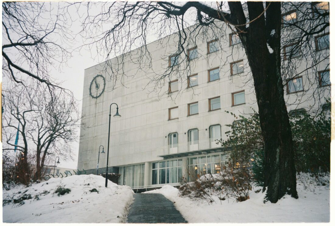 R1 05619 0010